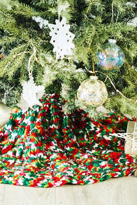 10029 Chunky Tree Skirt & Stocking