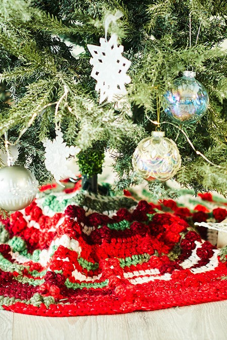 10029 Crochet Chunky Tree Skirt & Stocking