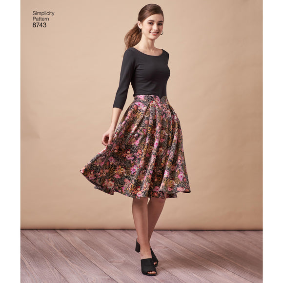 8743 Women's Pleated Skirts